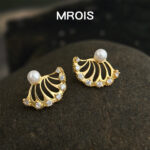 Silver Needle Hollow Swing Pearl Earrings - View 1