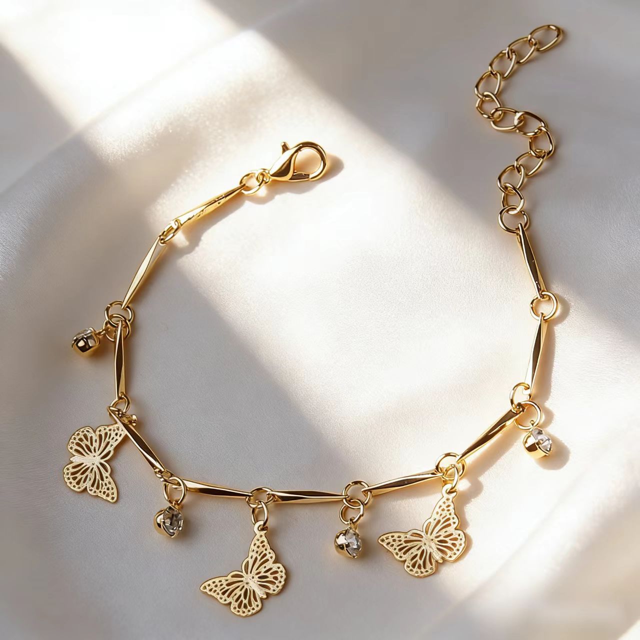 186b5b91-ea0e-4103-ac86-05054473731c Female Butterfly Simple Fashion Versatile Bracelet - View 4