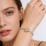 gold bracelet - View 1