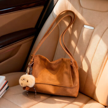 Retro High-capacity Versatile Shoulder Bag For Casual And Commuter Use - View 1