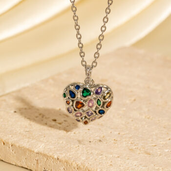 A Luxurious Yet Understated Heart-shaped Necklace - View 2