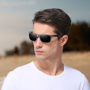 kingseven men polarized - View 1