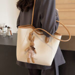 High-End Textured Retro Commuter Shoulder Bag In A Minimalist Style - View 1