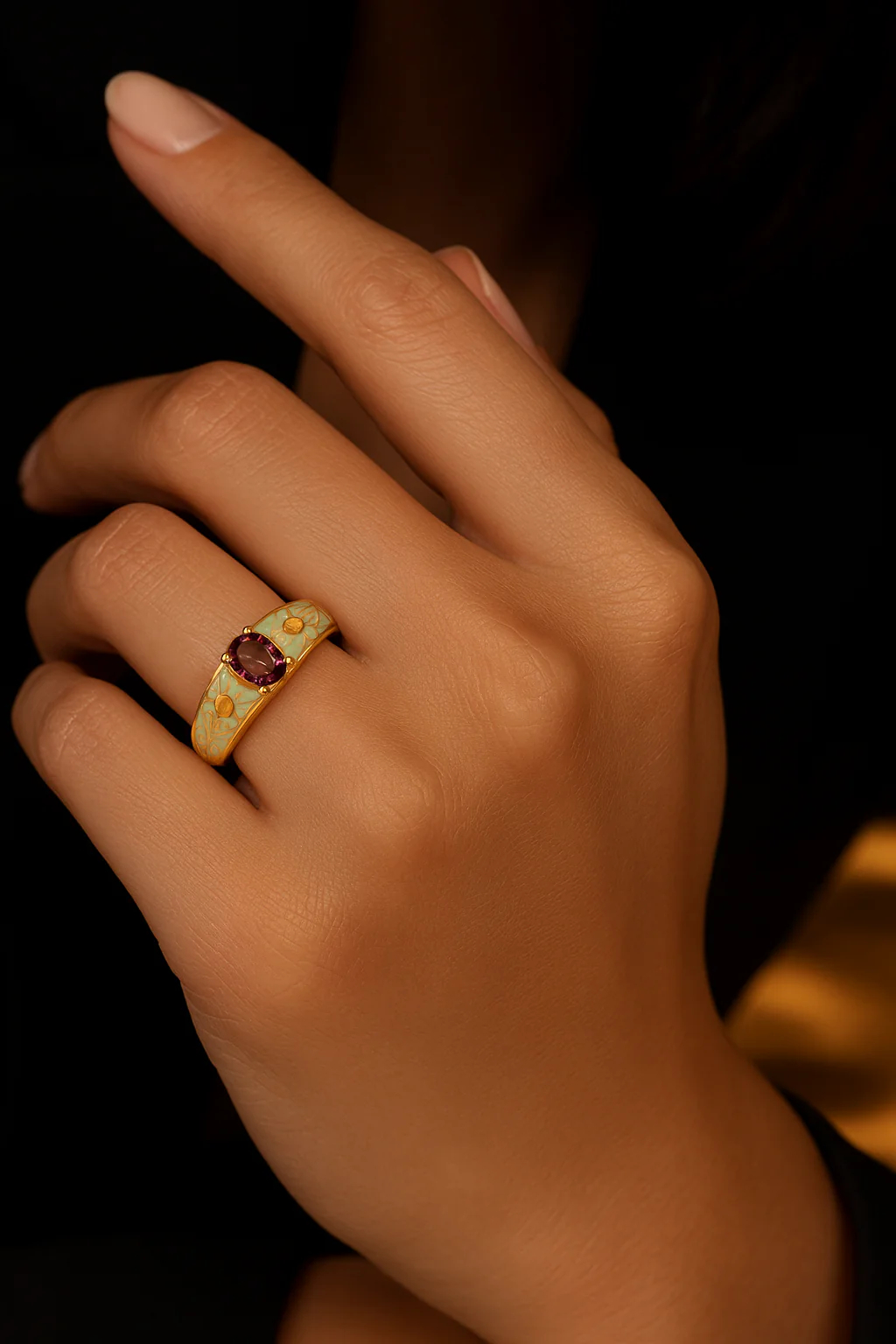 4f6e3d51-10c1-4d28-828a-5013be7b42a9 Stylish And Elegant Red Crystal Ring - View 3