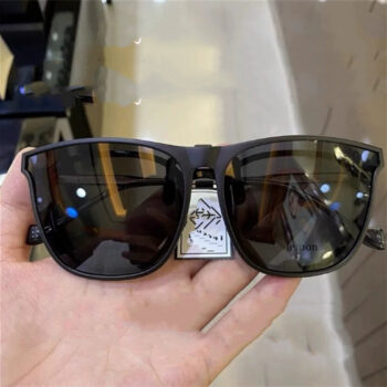 ultra-light uv-protective clip-on