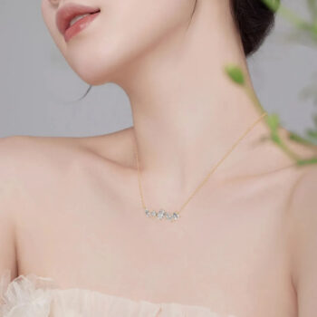 silver necklace - View 1