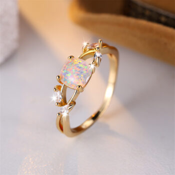 A Minimalist Niche Ring That Exudes Light Luxury And Elegance - View 2