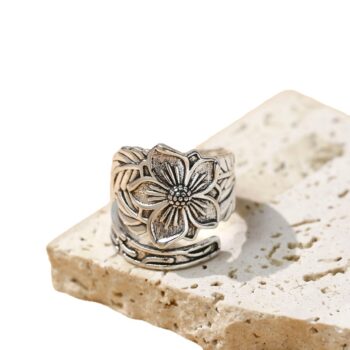 Vintage Floral And Leaf Open-band Personalized Fashion Ring - View 2