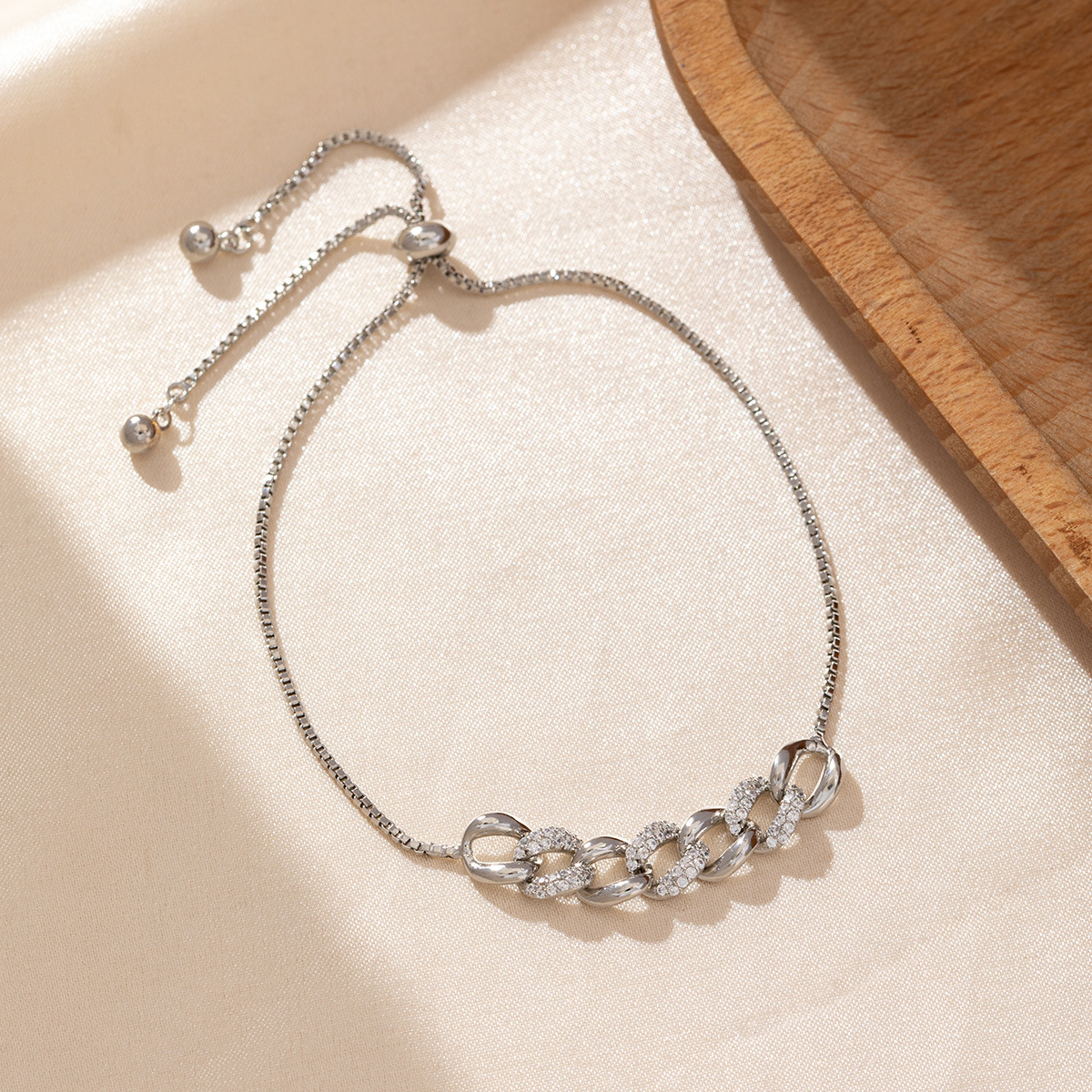 68dea6a1-8866-4035-89ae-ea50f39ffa4d Fashionable, Versatile Bracelet For Women - View 5