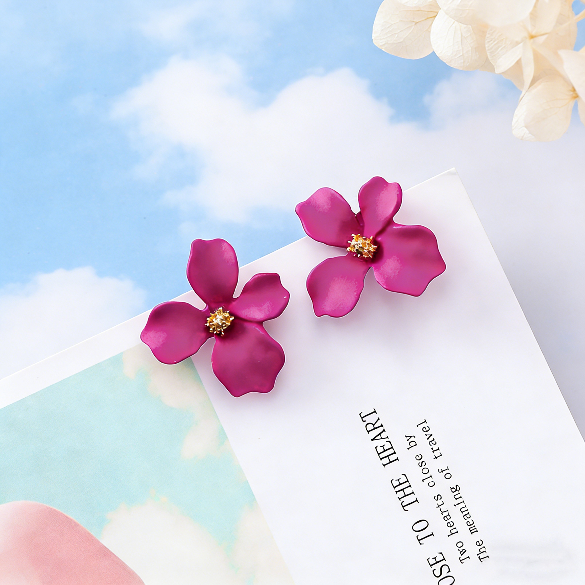 6b72a091-59bd-4f7b-87a9-958412da02d3 Fashionable And Elegant Simple Flower Stud Earrings - View 5