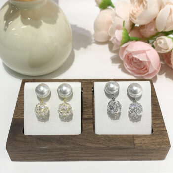 diamond earrings - View 1