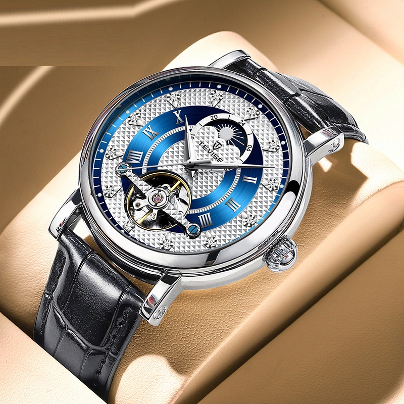 7d5bec97-c3a8-447b-8fde-440ca0e9fa4c watch - View 1