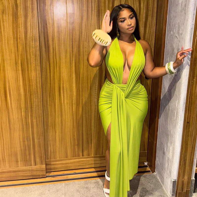 80084d90-5e1b-4f83-b6a6-fd5b6cd6bc18.jpg Women's Solid-color Split-design Pleated Sheath Dress With Halter Neck - Main product image