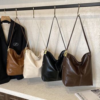 large capacity textured Large-capacity Textured Soft Leather Bag In A Korean-style Single-shoulder Design