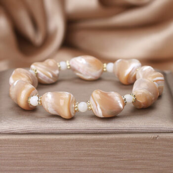 Women's Natural Freshwater Special-shaped Gold Silk Shell Bracelet - View 1
