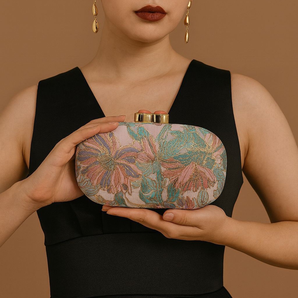 9248d663-aaad-4387-b2c7-feece2546929 Ladies New Dinner Clutch - View 5