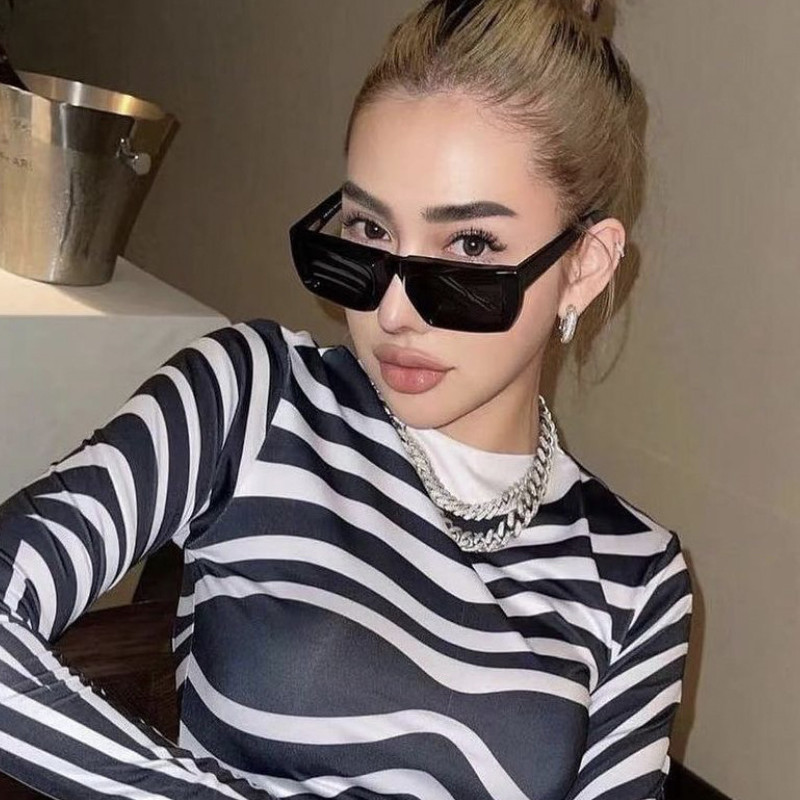 93067fec-766e-4834-be3b-e47d4843e390 anomalous sunglasses european - View 1