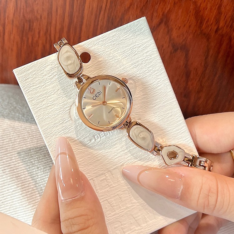 9c20e46f-4f6f-4e1b-9812-3cf1d7726763 Women's Lightweight Luxury Niche Small Exquisite Minimalist Quartz Watch - View 1