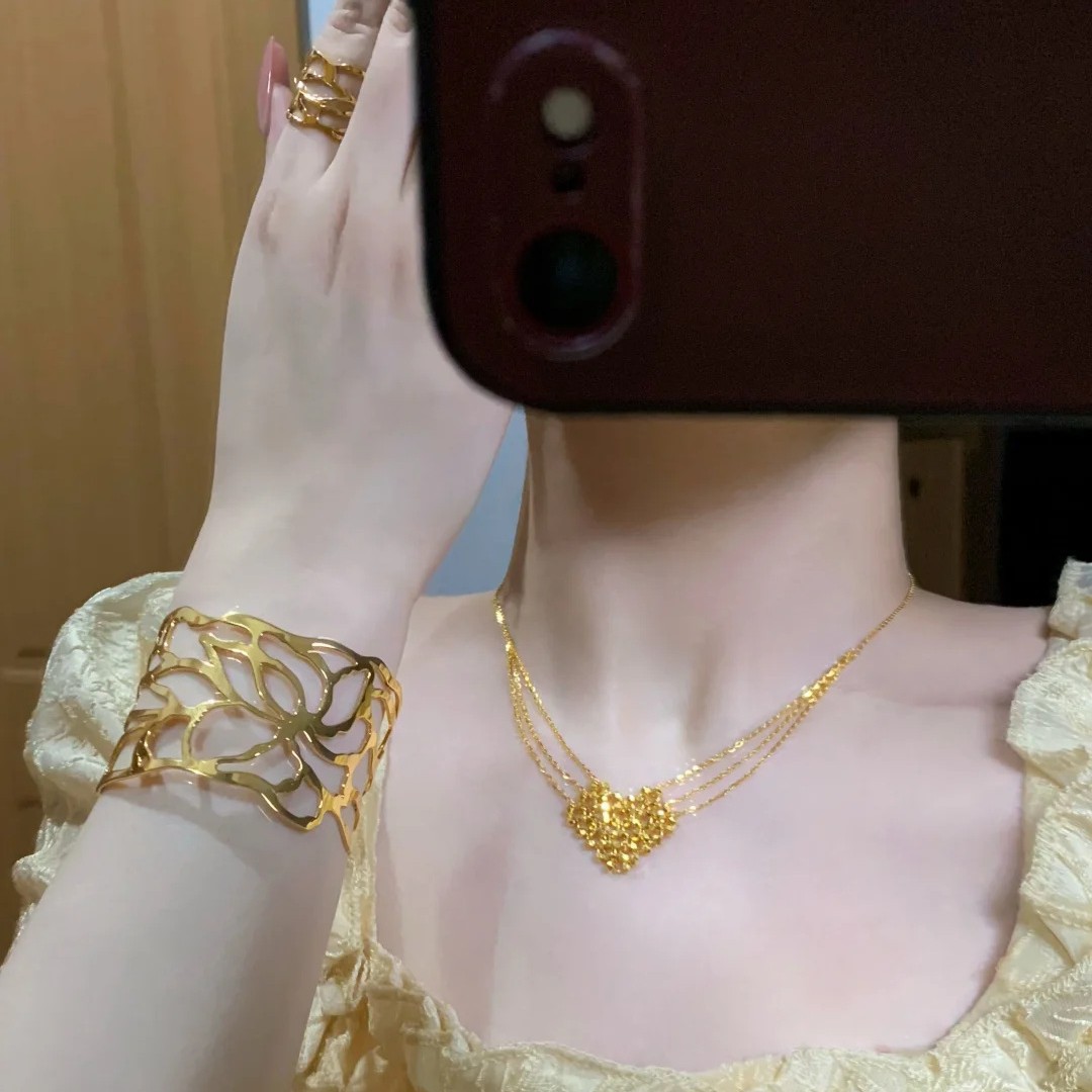 a27d918d-7840-4f6b-99ed-34be7d5d18da Bling-bling Disco Bead Heart Necklace - View 1