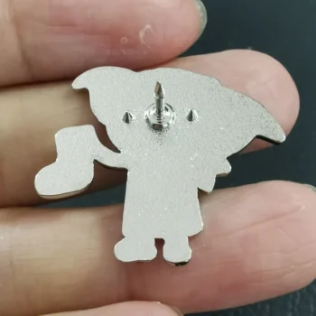 House Elf Sock Free Brooch - View 2