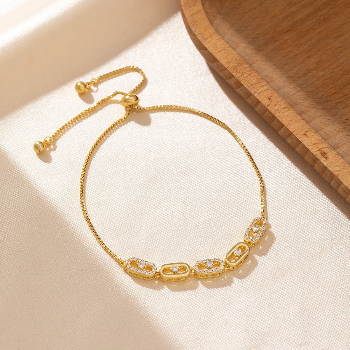 b52f3cac-826b-4c34-92cf-301210644dd3 Fashionable, Versatile Bracelet For Women - View 4