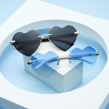 personality wear heart - View 1