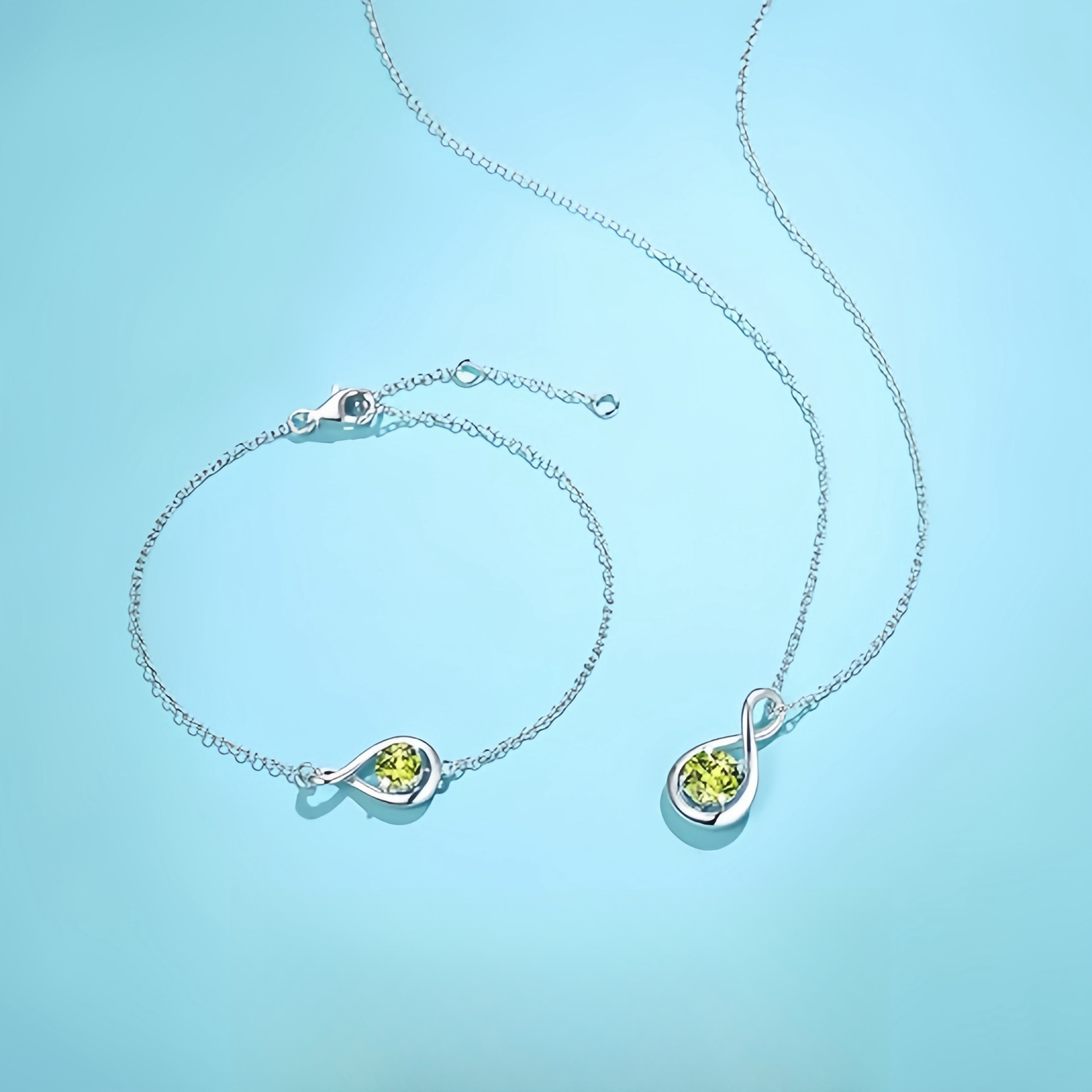 c2abfe0f-f72a-4e72-87dc-7f3e99cabbee.jpg bracelet