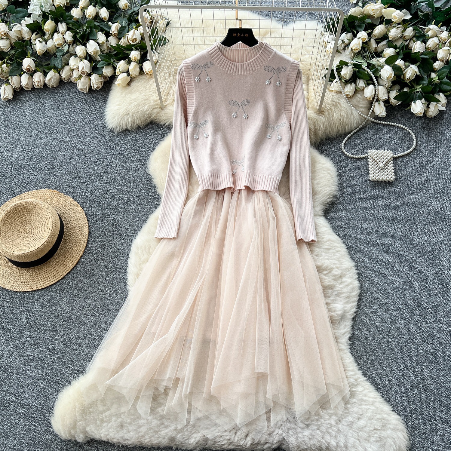 c384fab7-14f0-4959-9abc-f2a4f784f9b5.jpg Cherry Vest Long-Sleeve Knitted Patchwork Mesh Dress