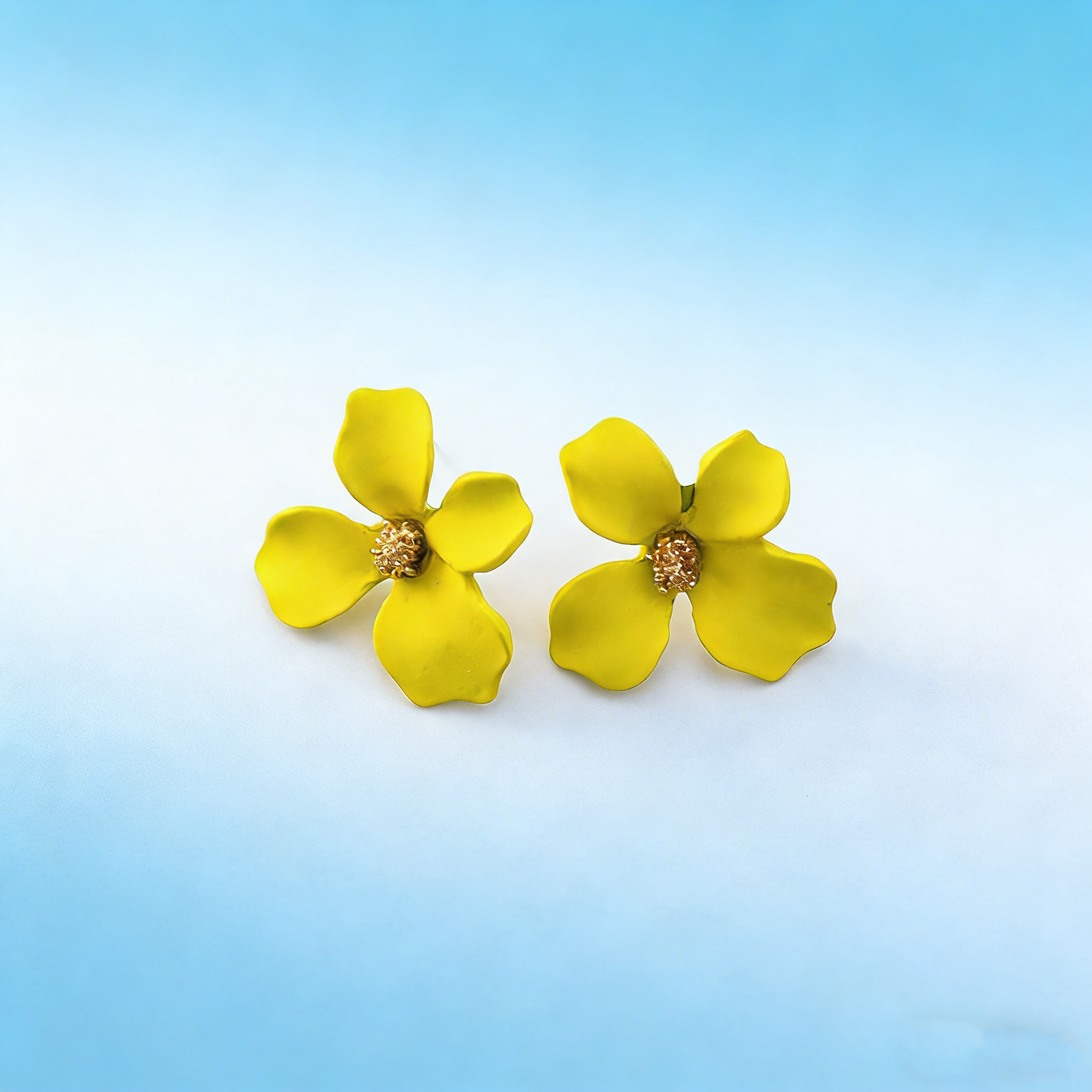 c713a53a-a816-4458-b47a-a0d34884cbc6 earrings Fashionable And Elegant Simple Flower Stud Earrings