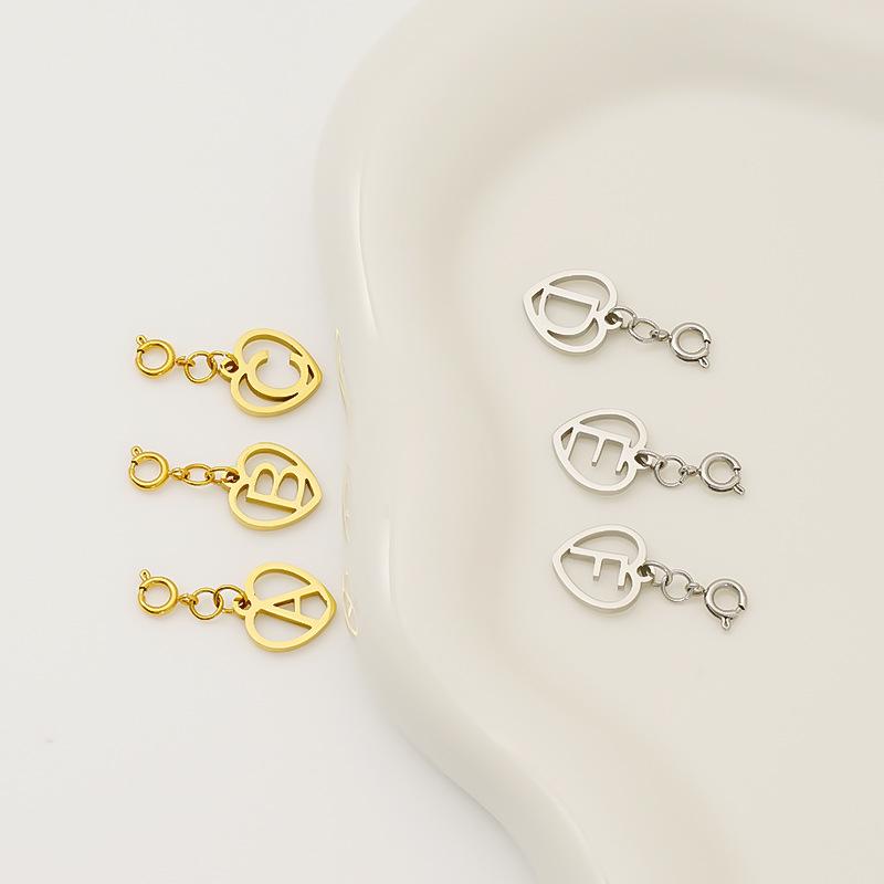 c996cfd7-a337-483f-a08e-f772a4828182.jpg necklace