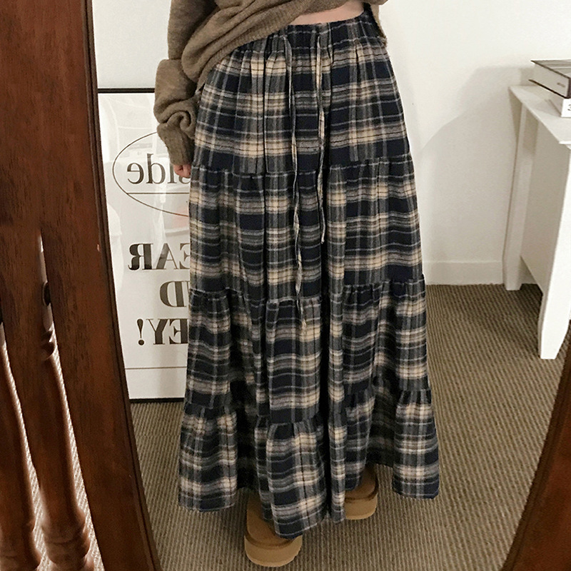 ce80cdb7-50a9-4b20-b78d-1066196add62.jpg british retro plaid