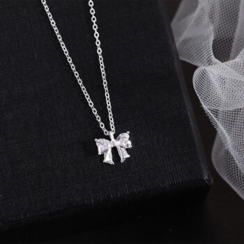 Dreamy Girl Bow Necklace With Light Luxury Sparkling Diamonds - View 1