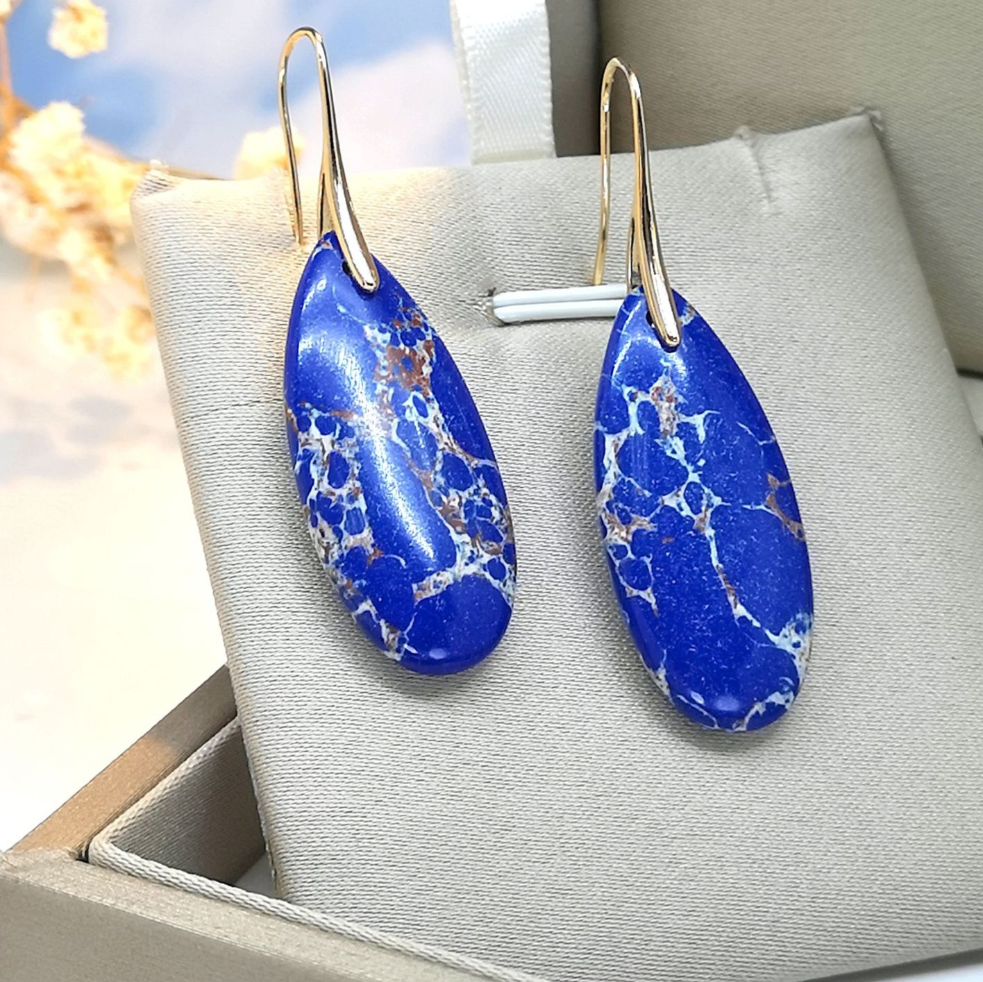 d999aebf-7f0b-4243-a792-e716ced0b97e_fine teardrop-shaped colorful artistic - View 4