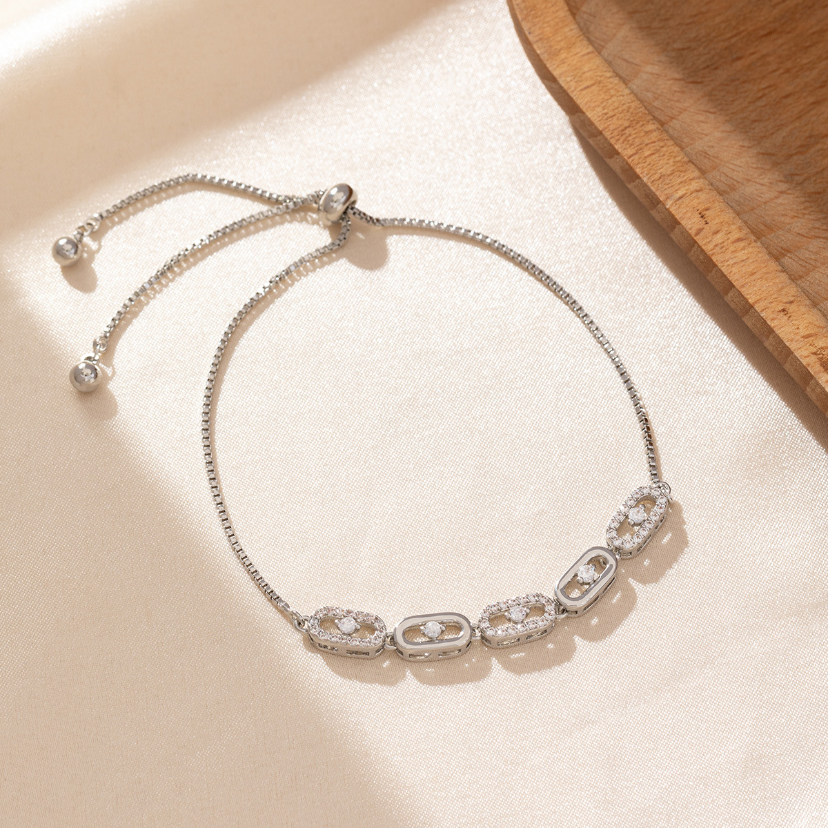 dce0df5d-ad0f-4444-b10a-831de6a1e670 Fashionable, Versatile Bracelet For Women - View 3