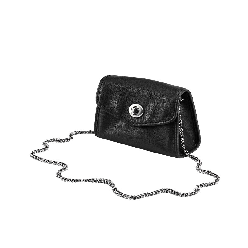 e0e8afbd-ebf5-41cf-b80f-3c3ba5f16e57 Envelope Package Women's Chain Leather Messenger Bag - View 3