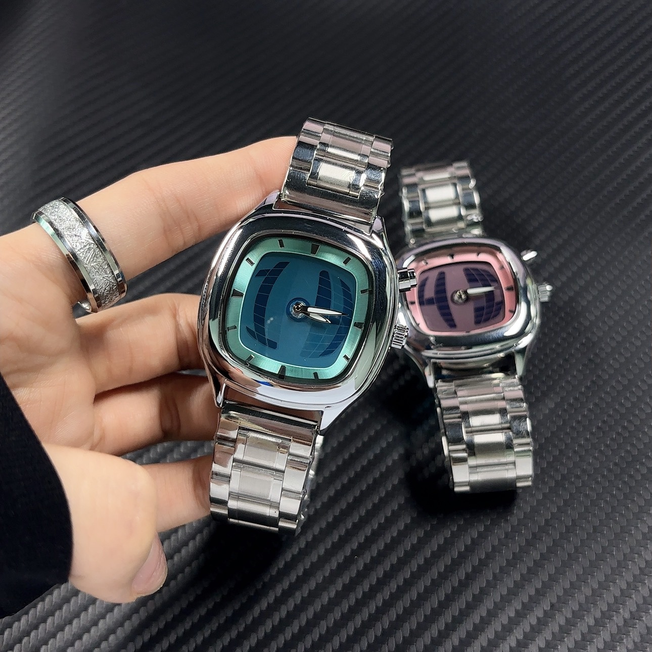 e38b6aa8-094d-4519-9d16-1826a6efa84c watch Retro-style Digital Display Watch With Hands And Numbersexclusive Trendy Quartz Timepiece