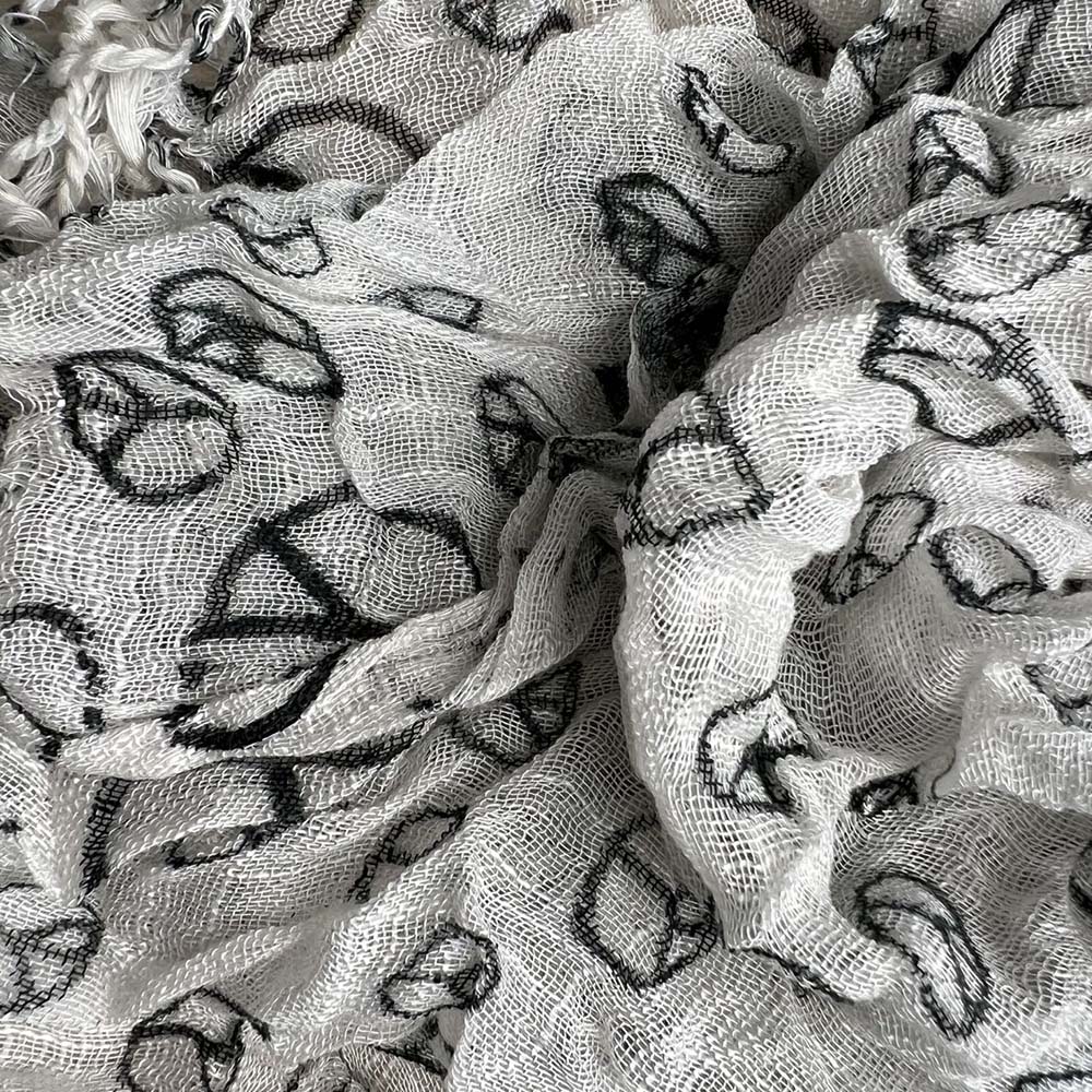 e6142ed3-e520-45ad-9d0d-1064ad6910b1 Geometric Pattern Black White Scarf,makes Bold Statement Scarf ,vacation,daily Life,evening Party,Office Appropriate Subtlety