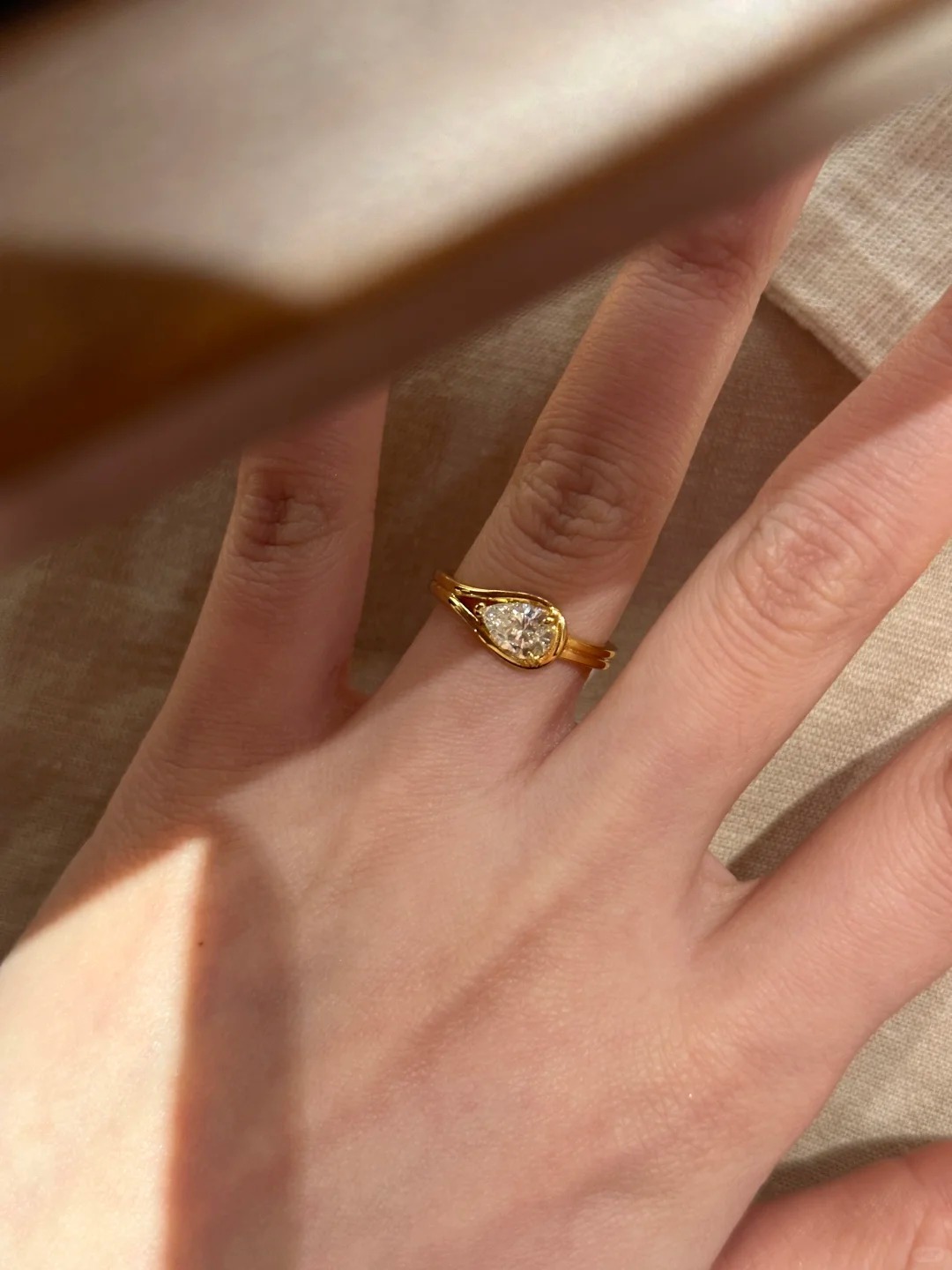 eca7d213-f339-4671-b60d-63227a880fdc Mermaid Tears Drop Pear-Shaped Niche Light-Luxury Ring With A High-End Vibe - View 3