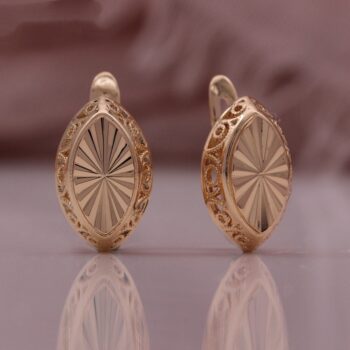 gold earrings - View 1