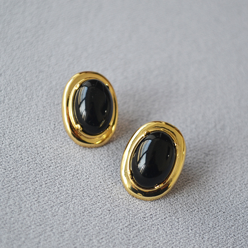 f35d6654-5fe6-4245-868e-a9db7c78effd Luxury Gold-plated Oval Black Onyx Inlaid Earrings - View 1