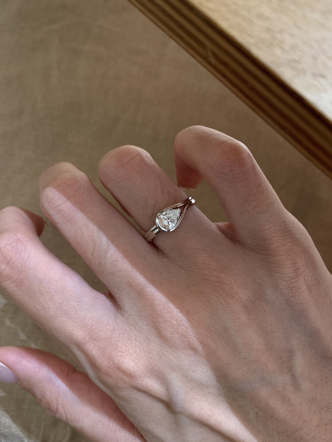 f607c909-b7e5-4272-a680-493fae77bcfc Mermaid Tears Drop Pear-Shaped Niche Light-Luxury Ring With A High-End Vibe - View 4