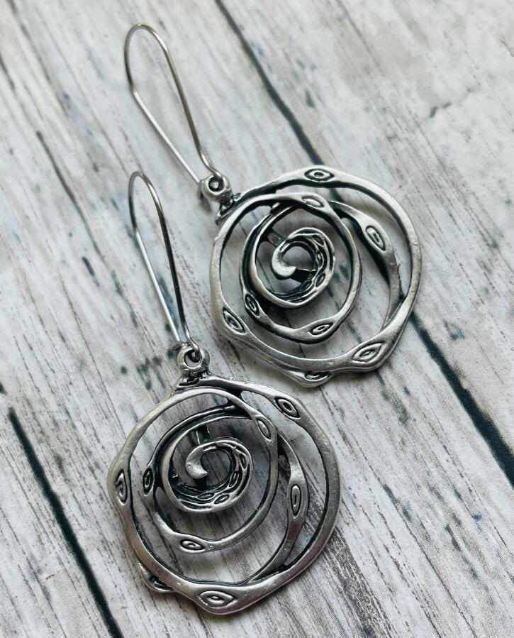 f63edf20-2473-44f0-9fdd-7fe6960497f8 earrings - View 4