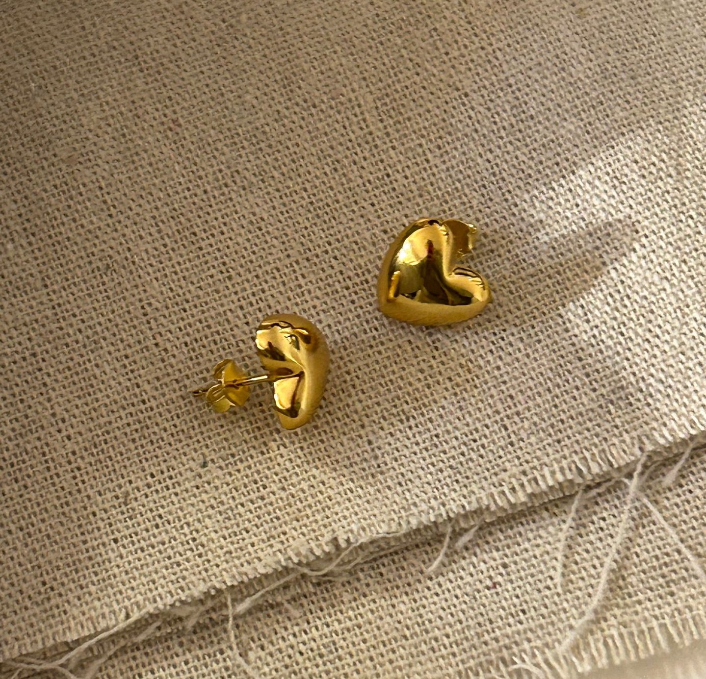 f70c20c3-b6ac-4baf-8188-30d6c488c36d All-matching Basic Daily Commuter Accessories Love Beanie Earrings - View 1